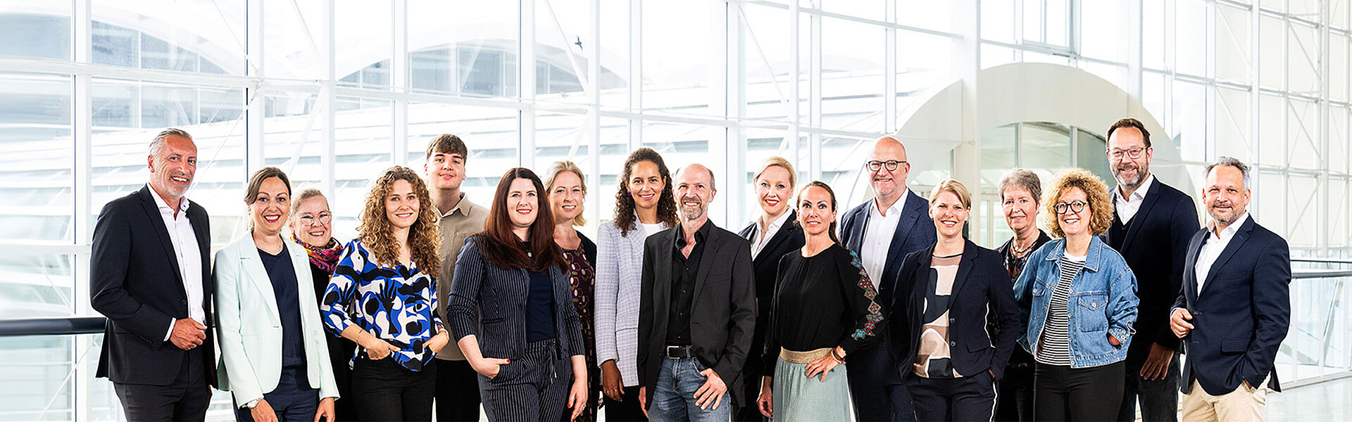 Group photo of the WindEnergy Hamburg team