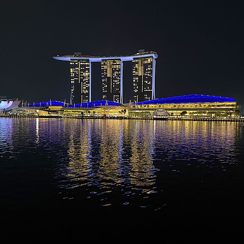 Singapore | Marina Bay Sands Convention & Exhibition Centre by night